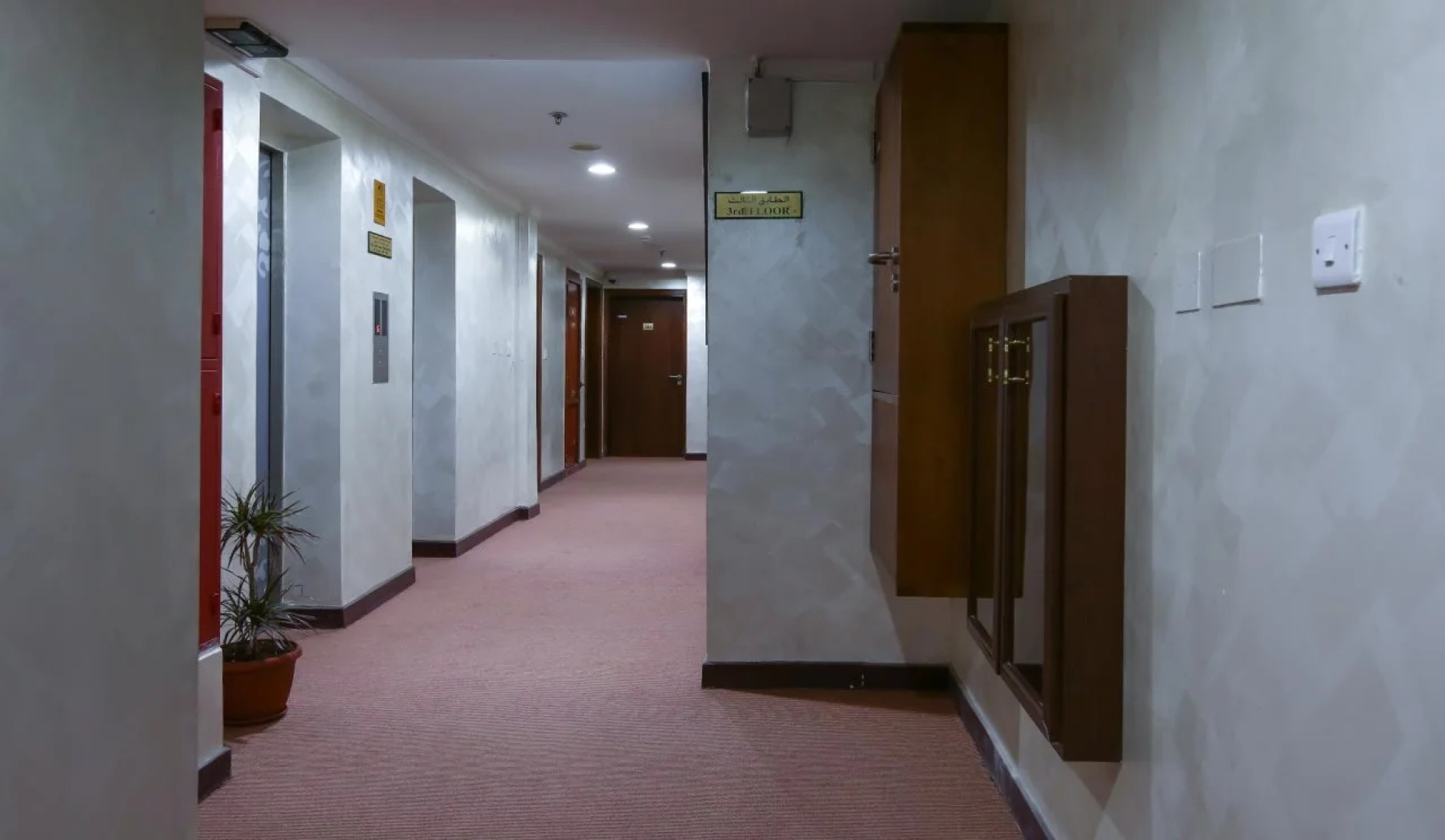 La Villa Suites Hotel