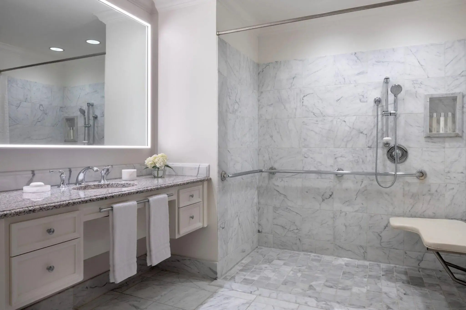 Отель Four Seasons at Westlake Village
