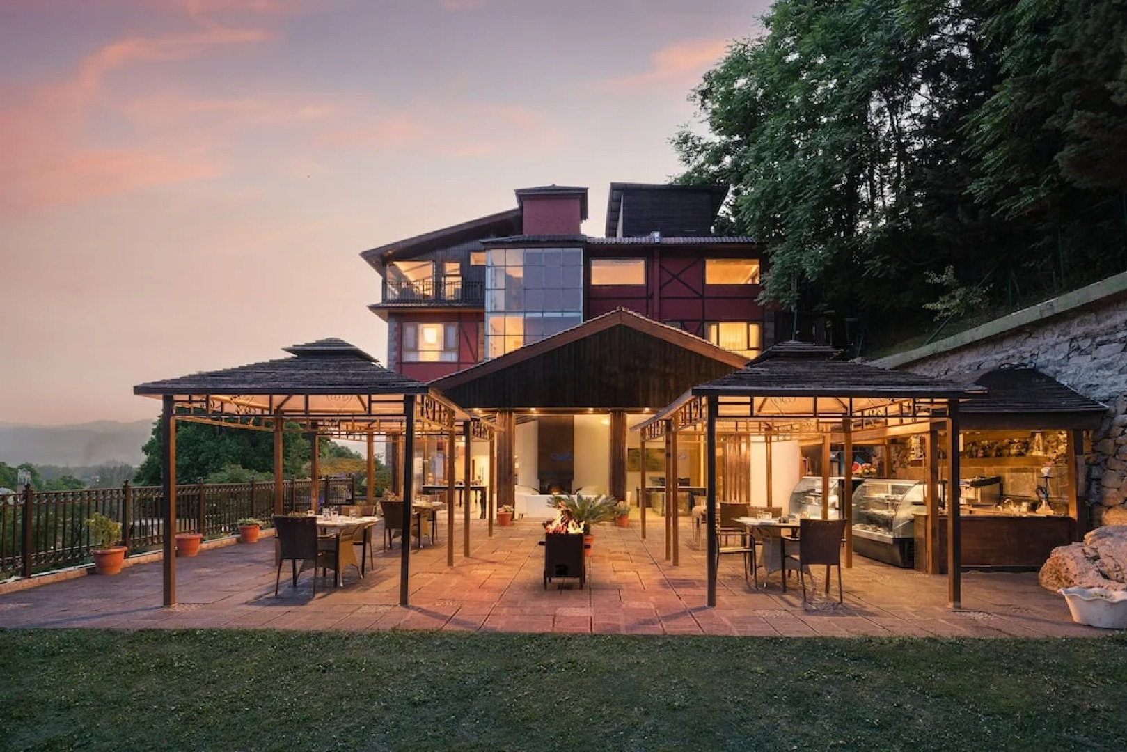 Golden Tulip Srinagar