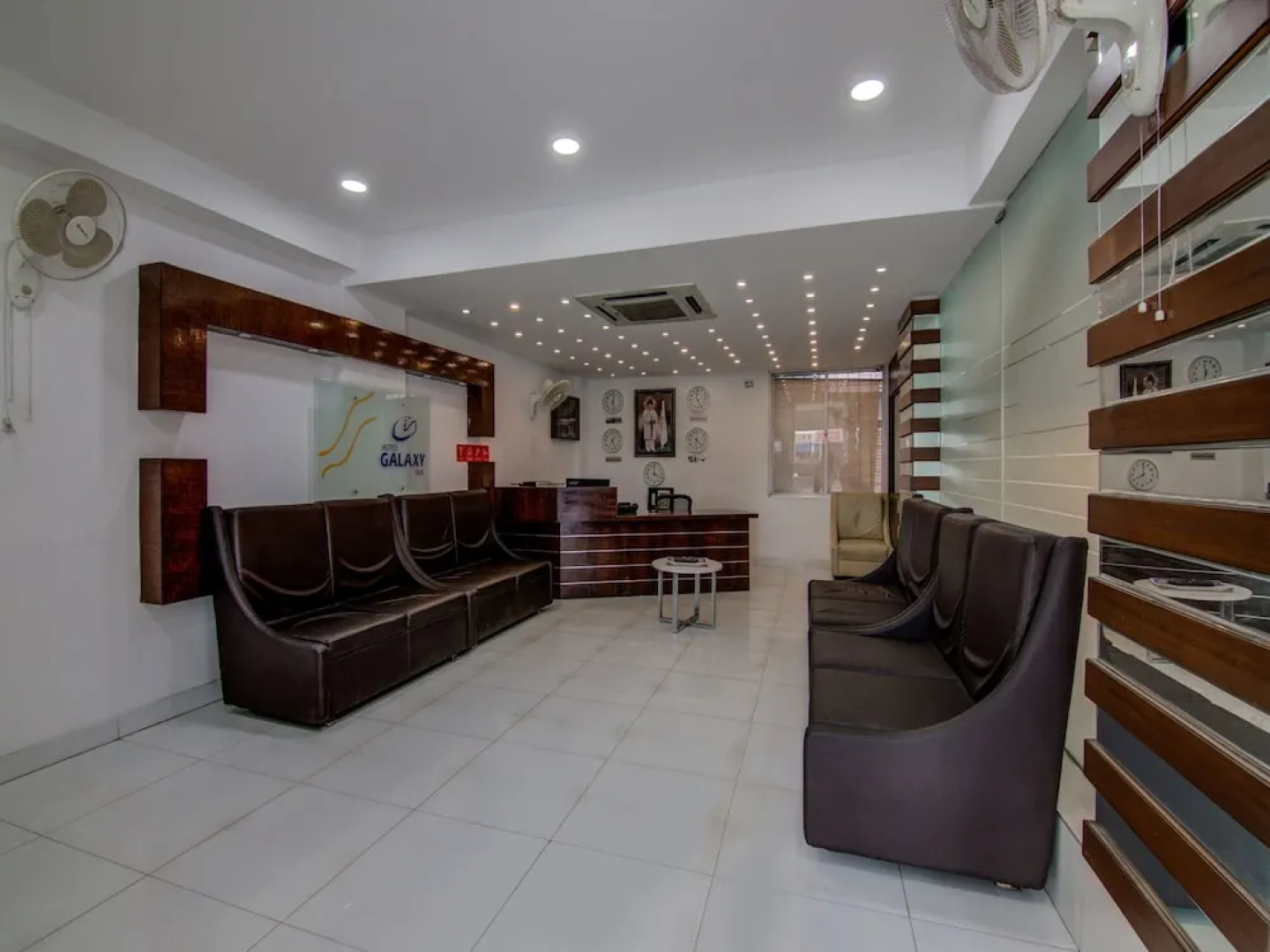 OYO 15108 Hotel Galaxy Inn