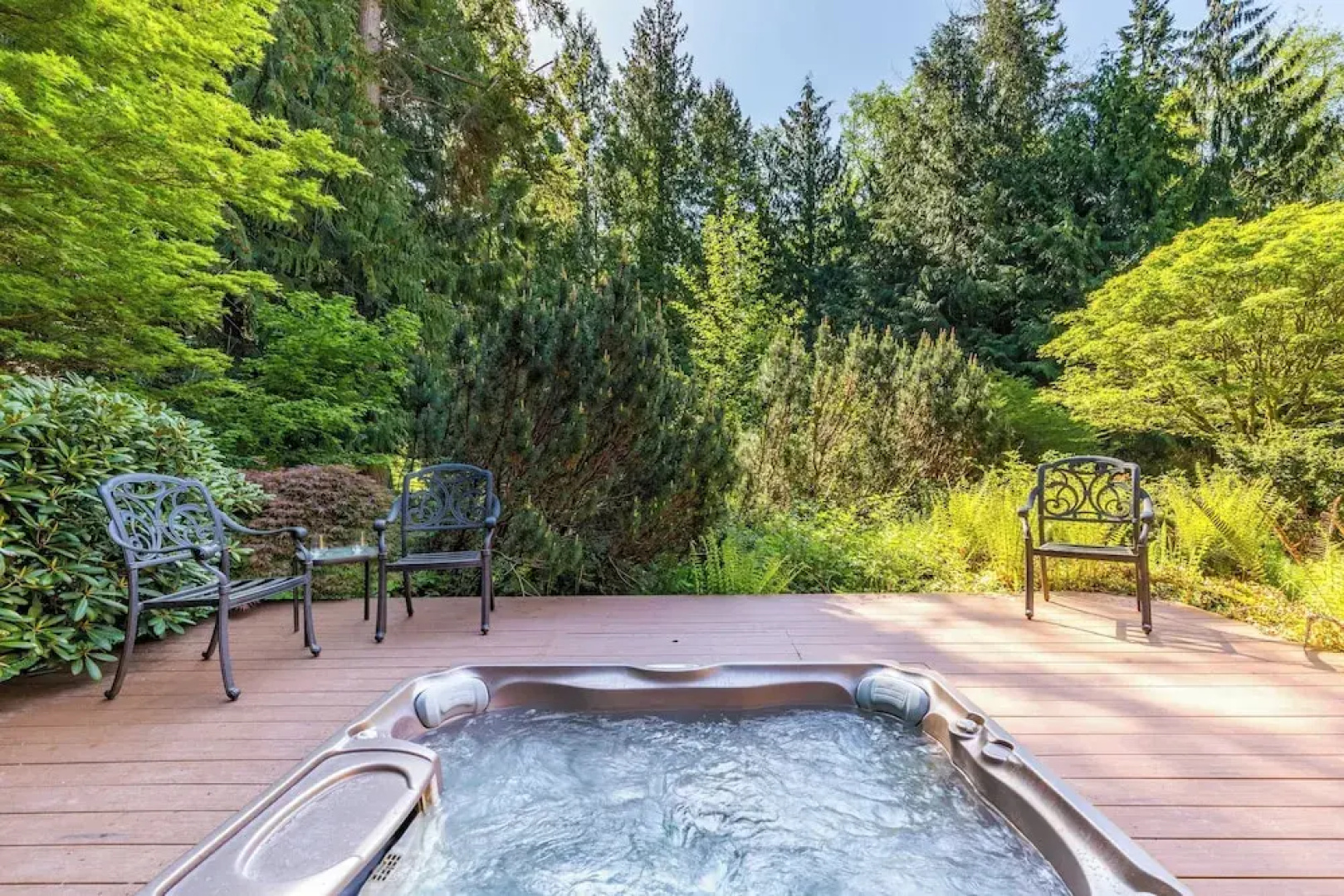 Rhythm Waters by Avantstay Garden Paradise, Pond