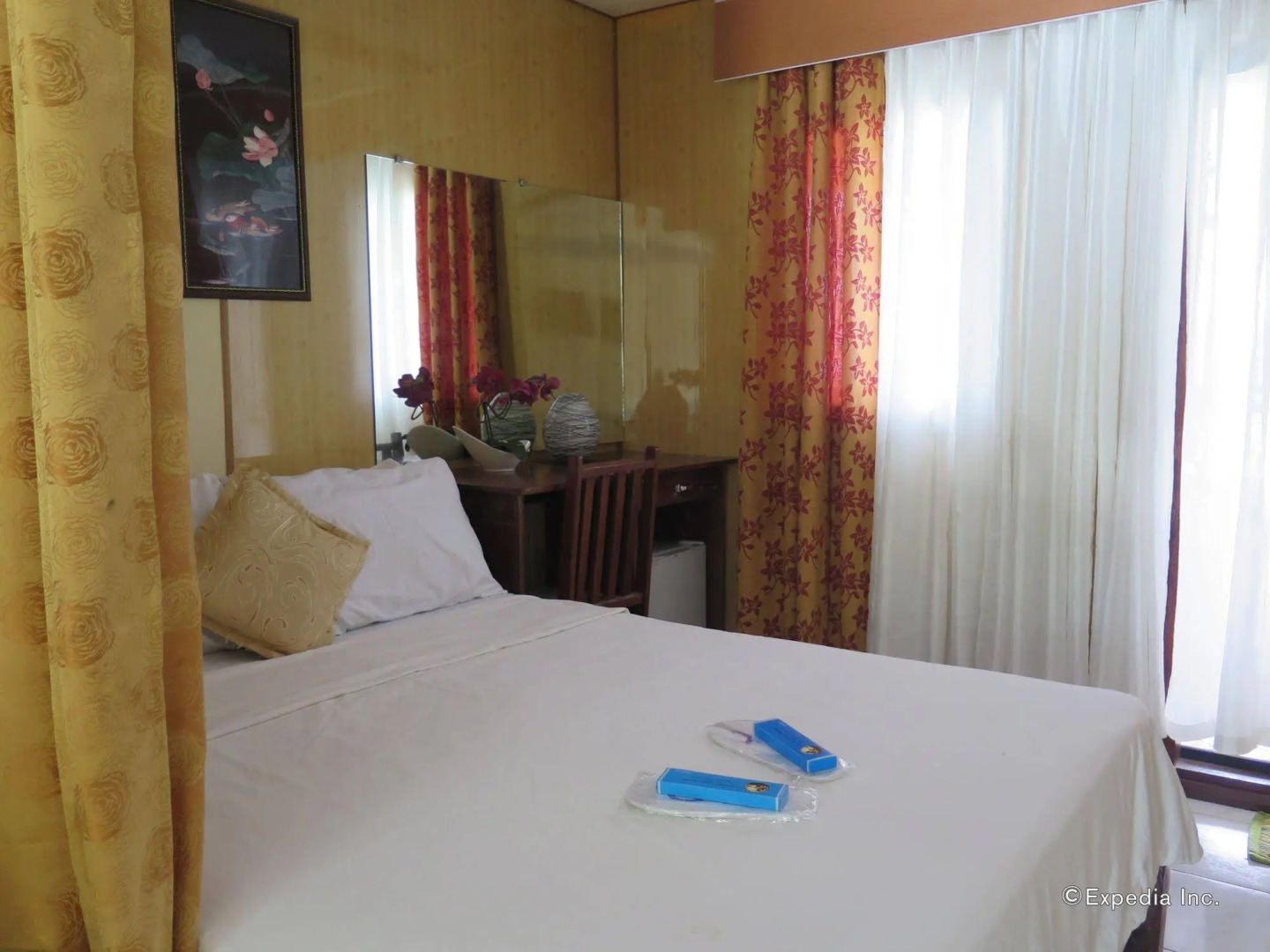 Four Seasons Seaview Hotel