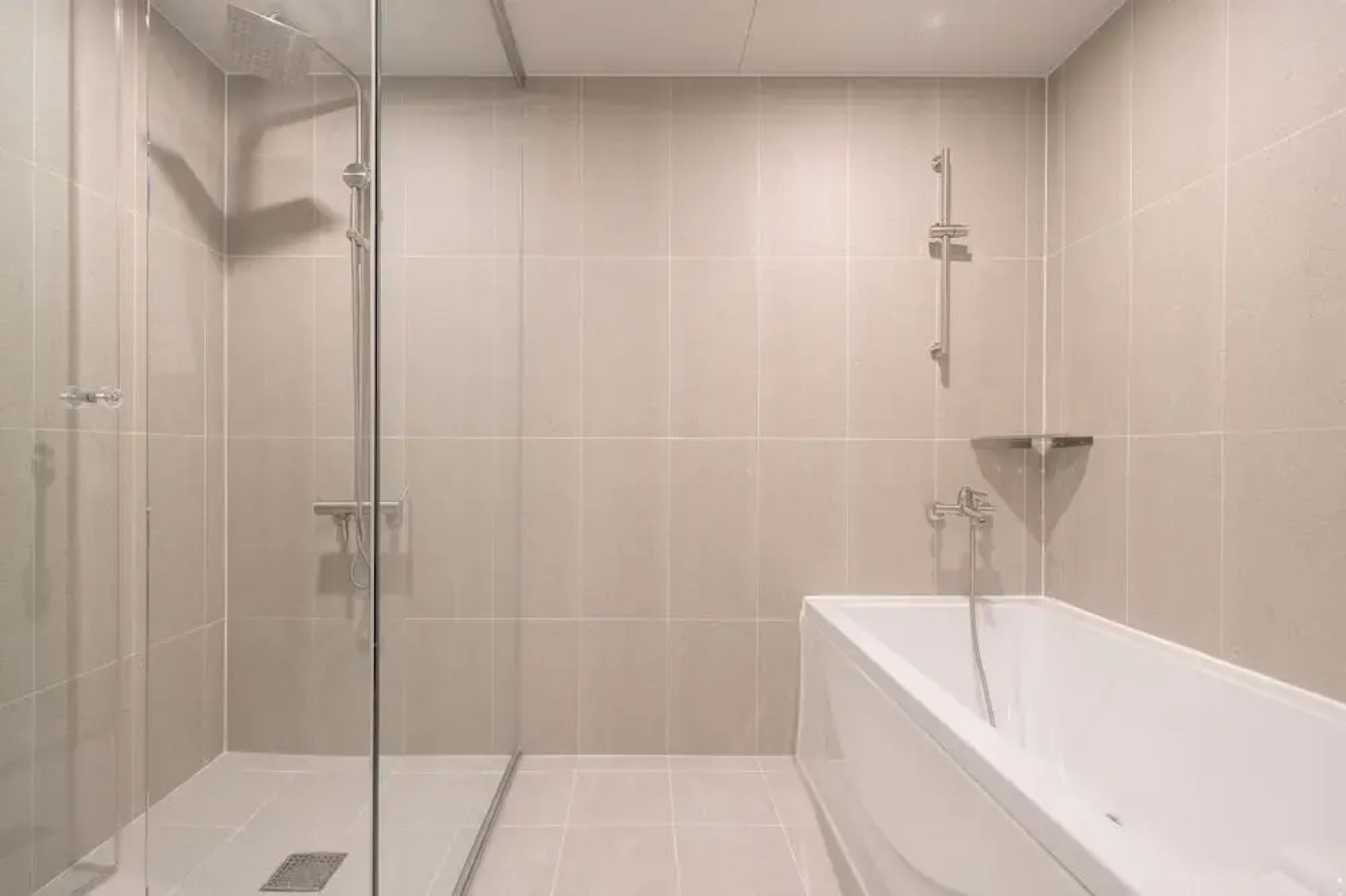 Workers Hotel Daejeon by Aank