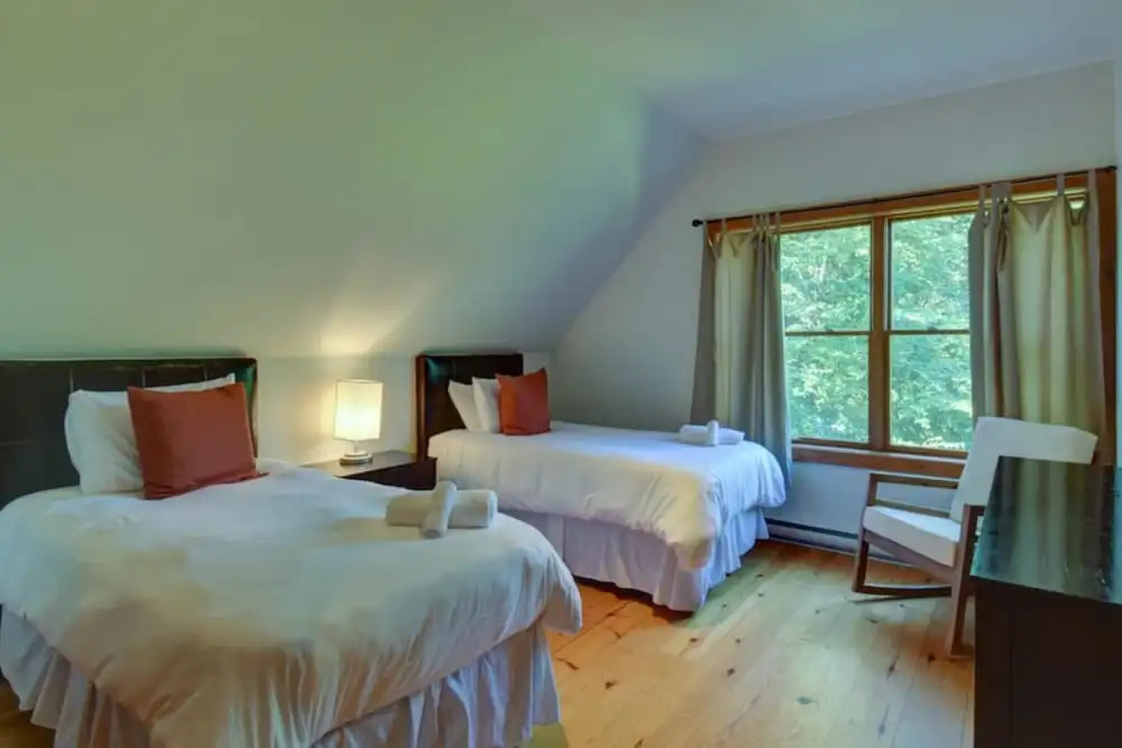 Spacious log Cottage Resort Access Citq 242255