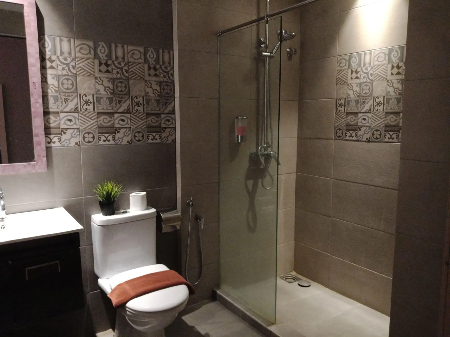 Lemon8 Hotel Apartment