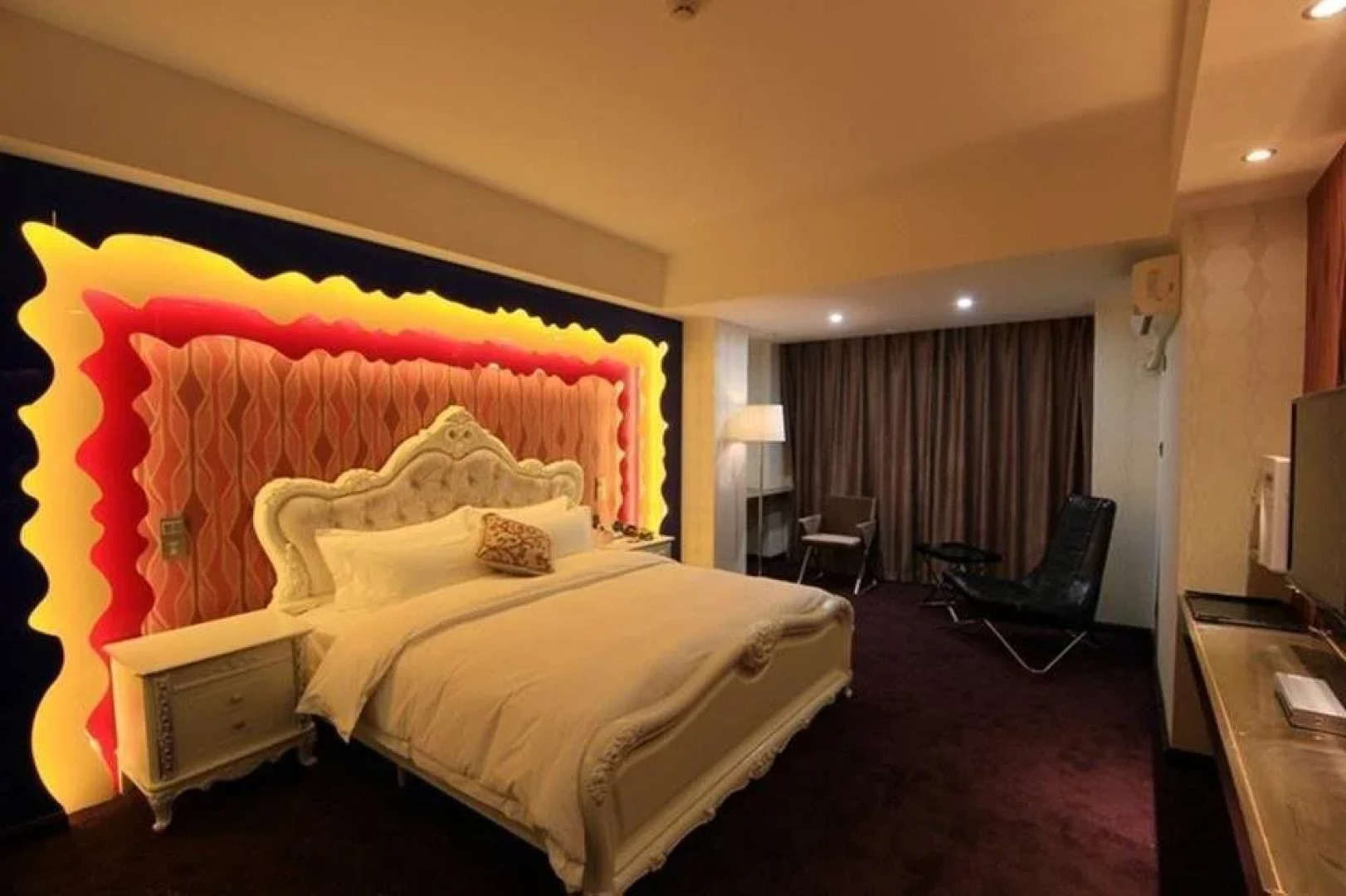 Luoyang Mubin Business Hotel