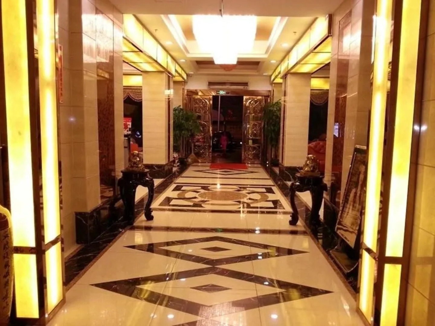 Xinyang Jin Hanting Hotel