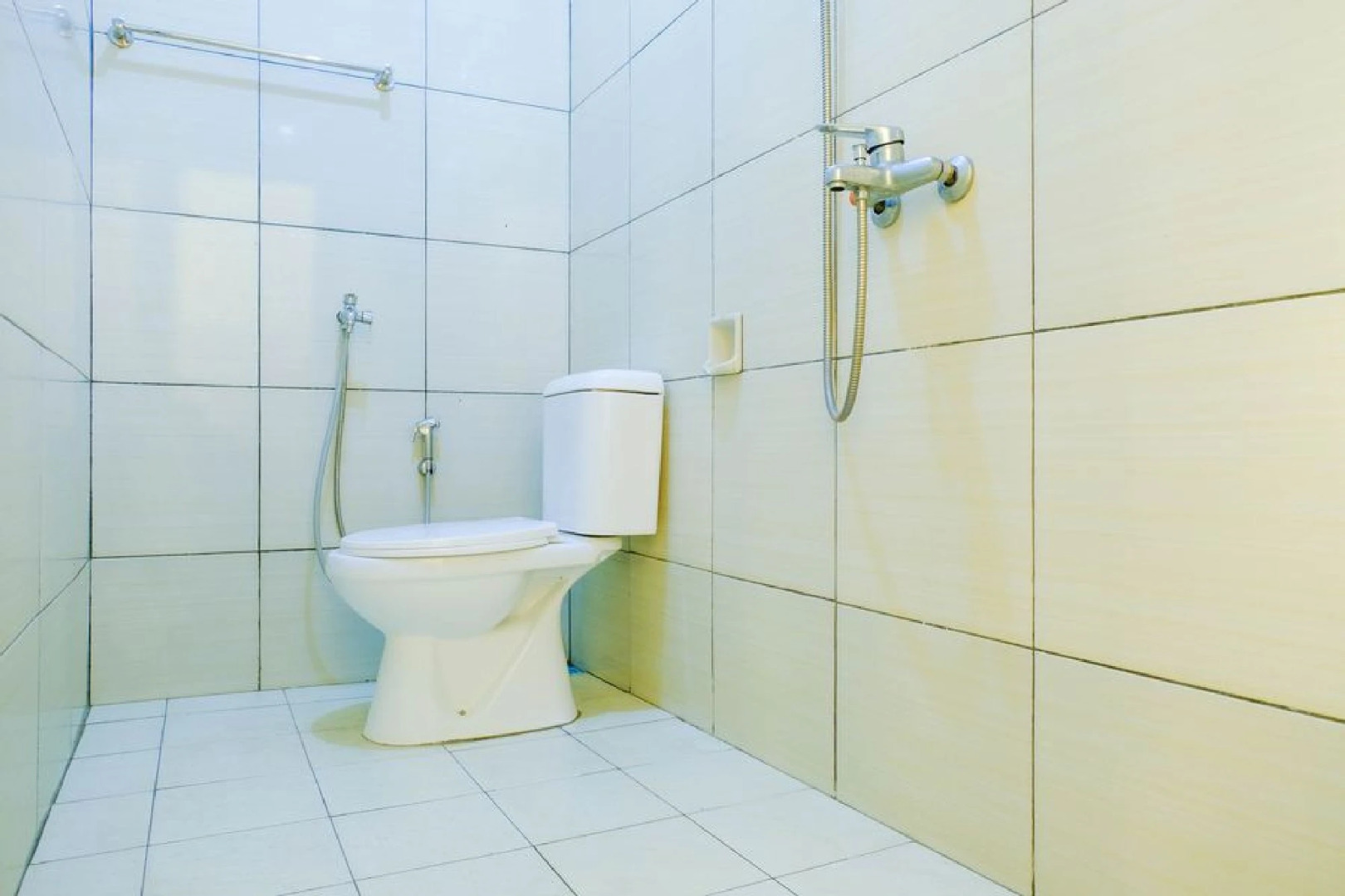 RedDoorz near STAB Syailendra Kopeng