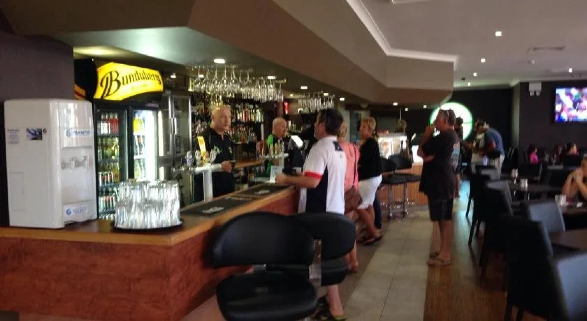 Australian Hotel