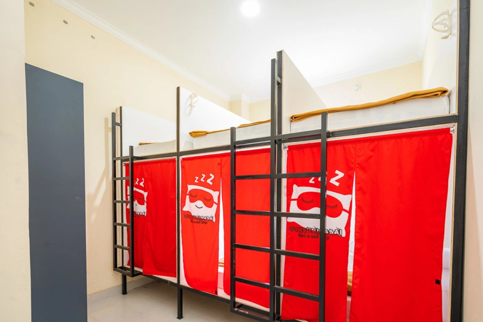 RedDoorz Syariah near Exit Toll Ciawi