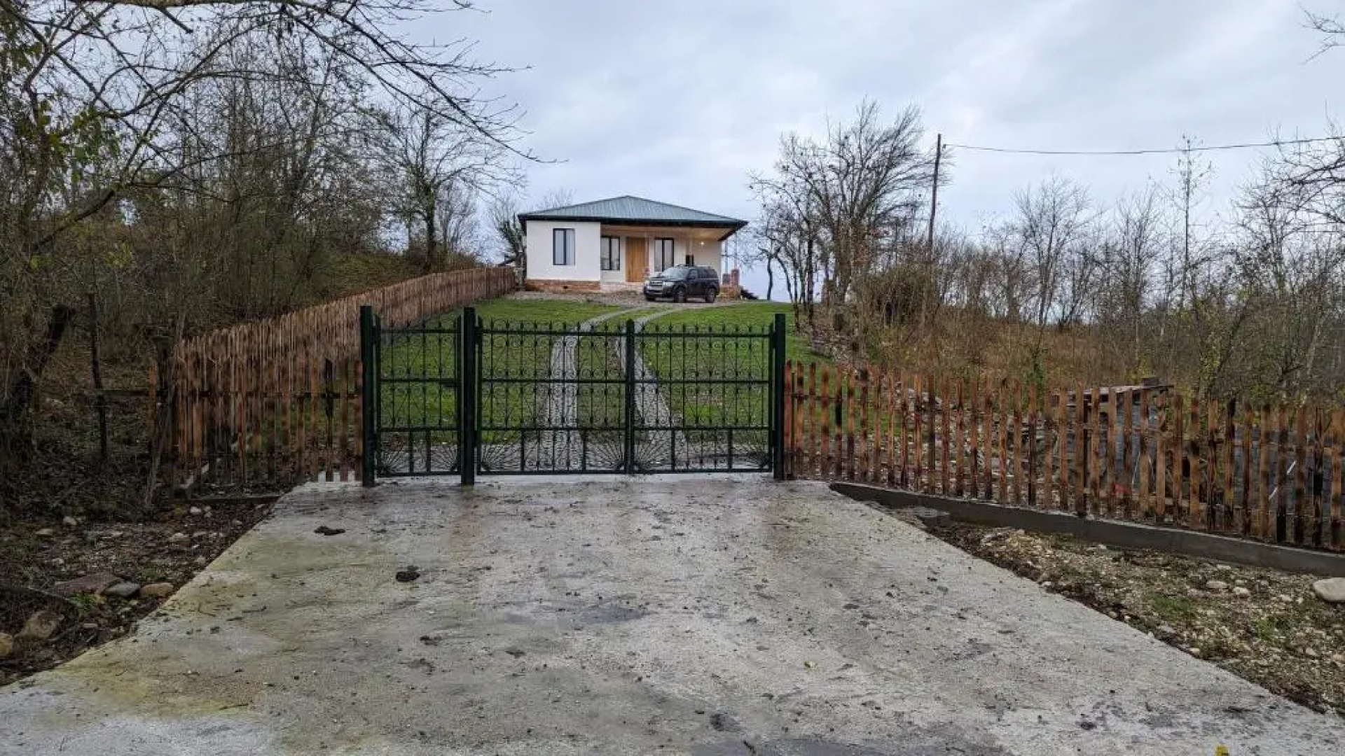 Недавно отремонтированное бунгало с тремя спальнями в сельском районе