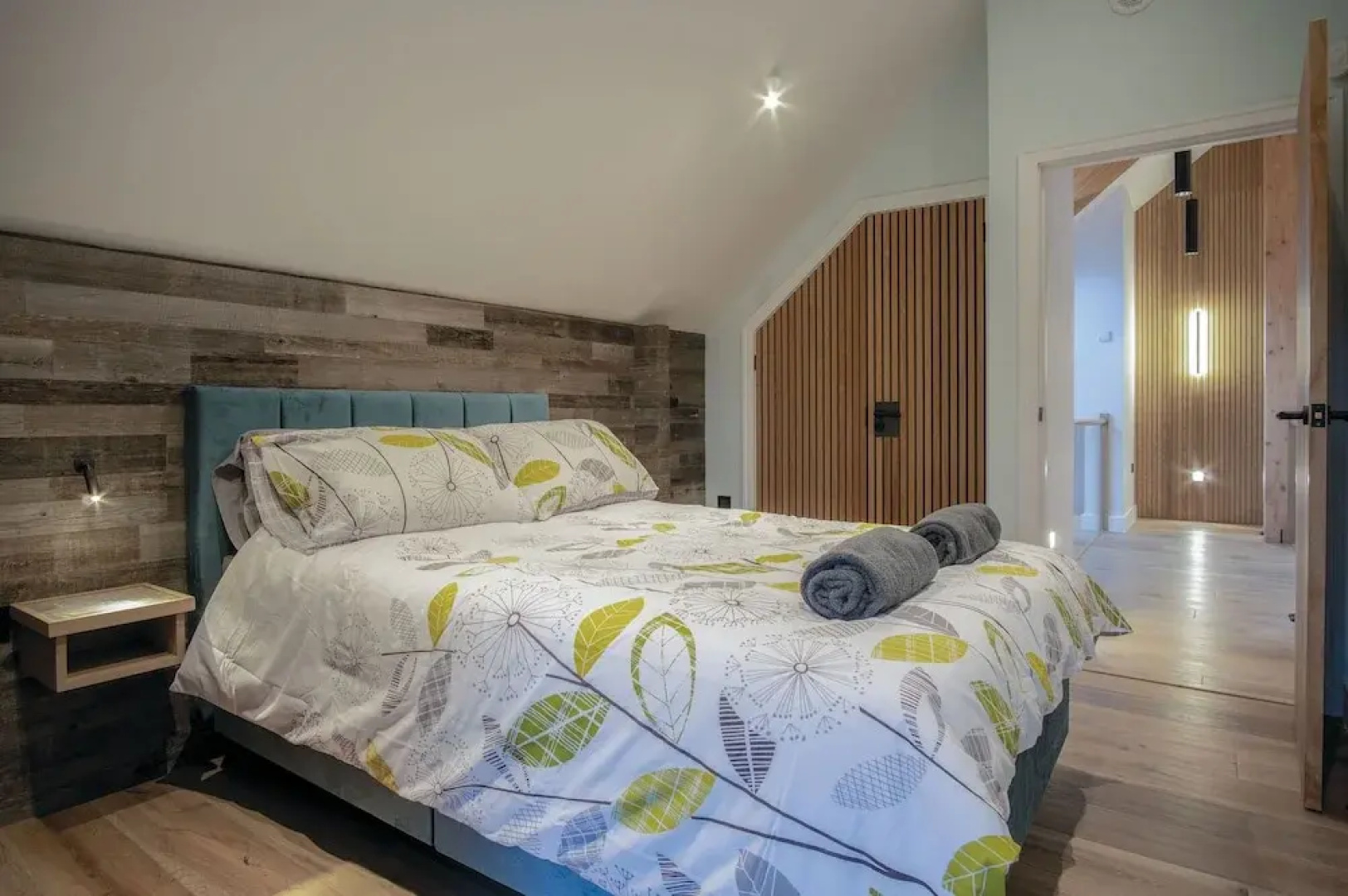 Ty Cyfoes - Luxurious 4 Bedroom - St. Florence