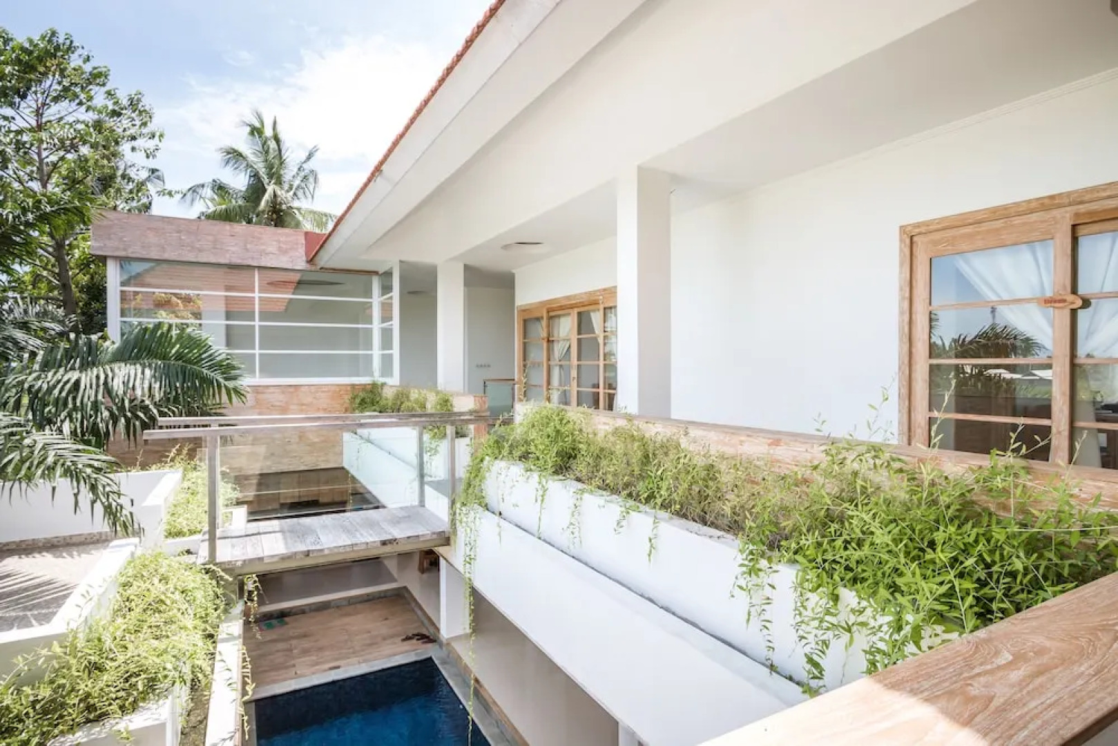 RedDoorz @ Kedungu Beach Surf