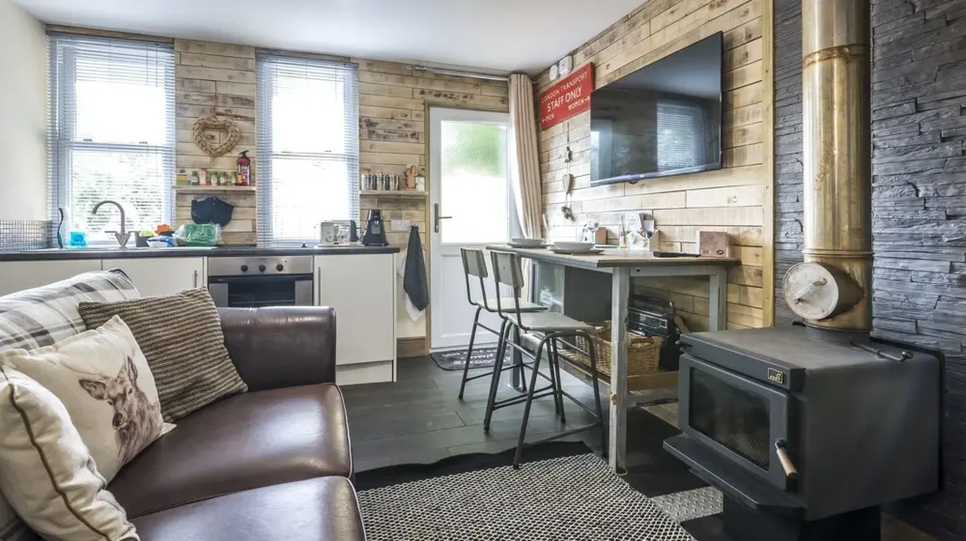 Holey Moley Lodge - 2 Bedroom