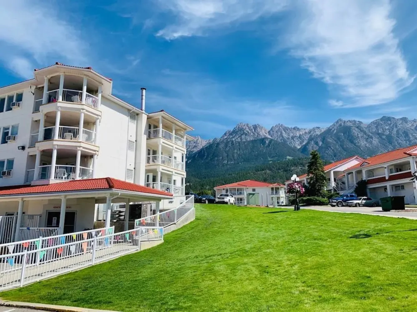 Mountain View Resort and Suites at Fairmont Hot Springs