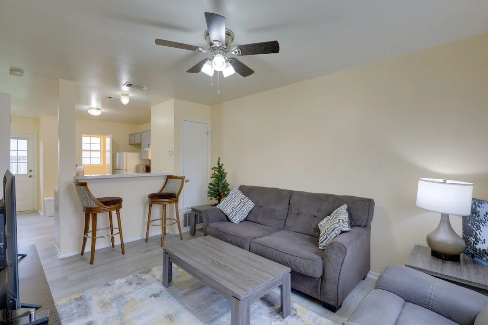 ~ 2 Blocks to Shops: Quaint Killeen Townhome!