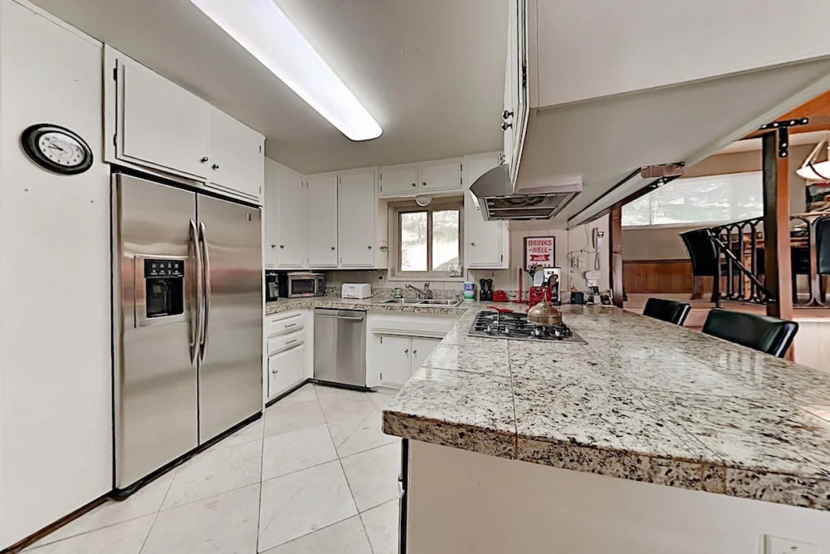 Serene : Forest Views & Wraparound Deck! 3 Bedroom Home