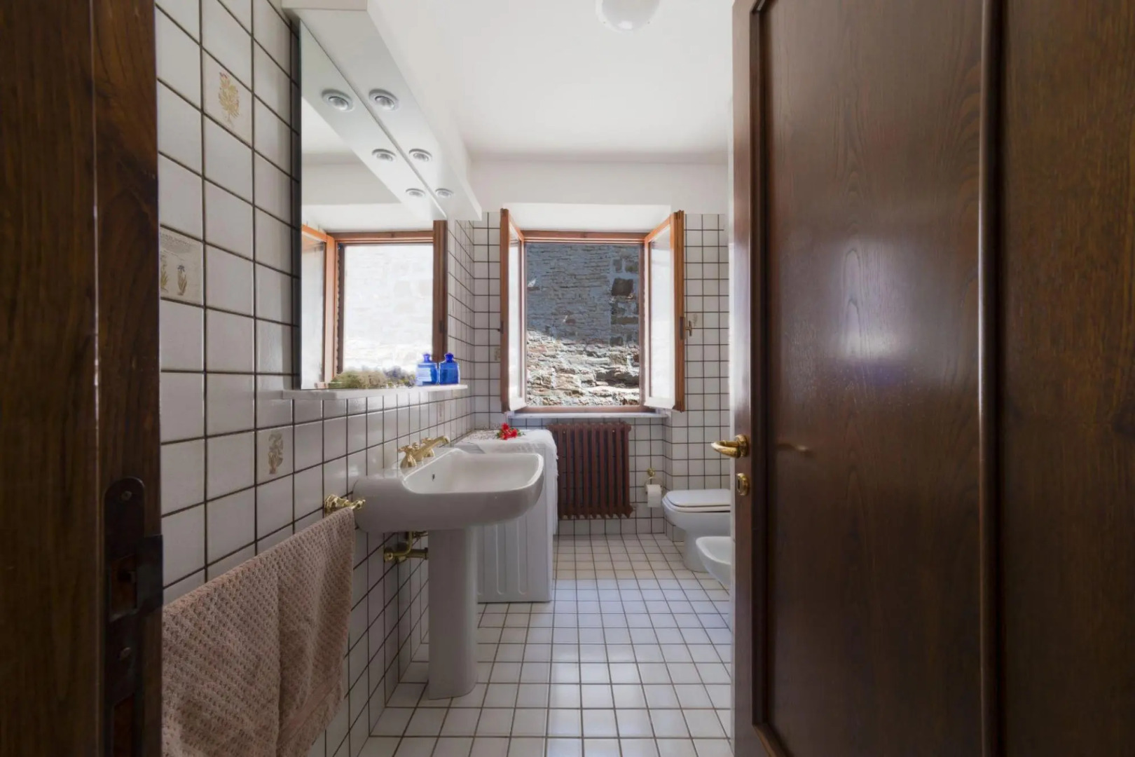 Quiet property set in a genuine context between nature and culture.-CASA PARIS