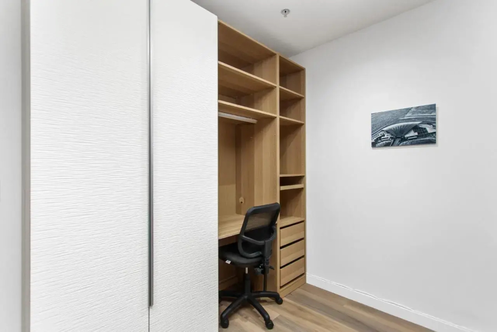 Spacious & High in the Skyplaza - 1bd 1bth Apt