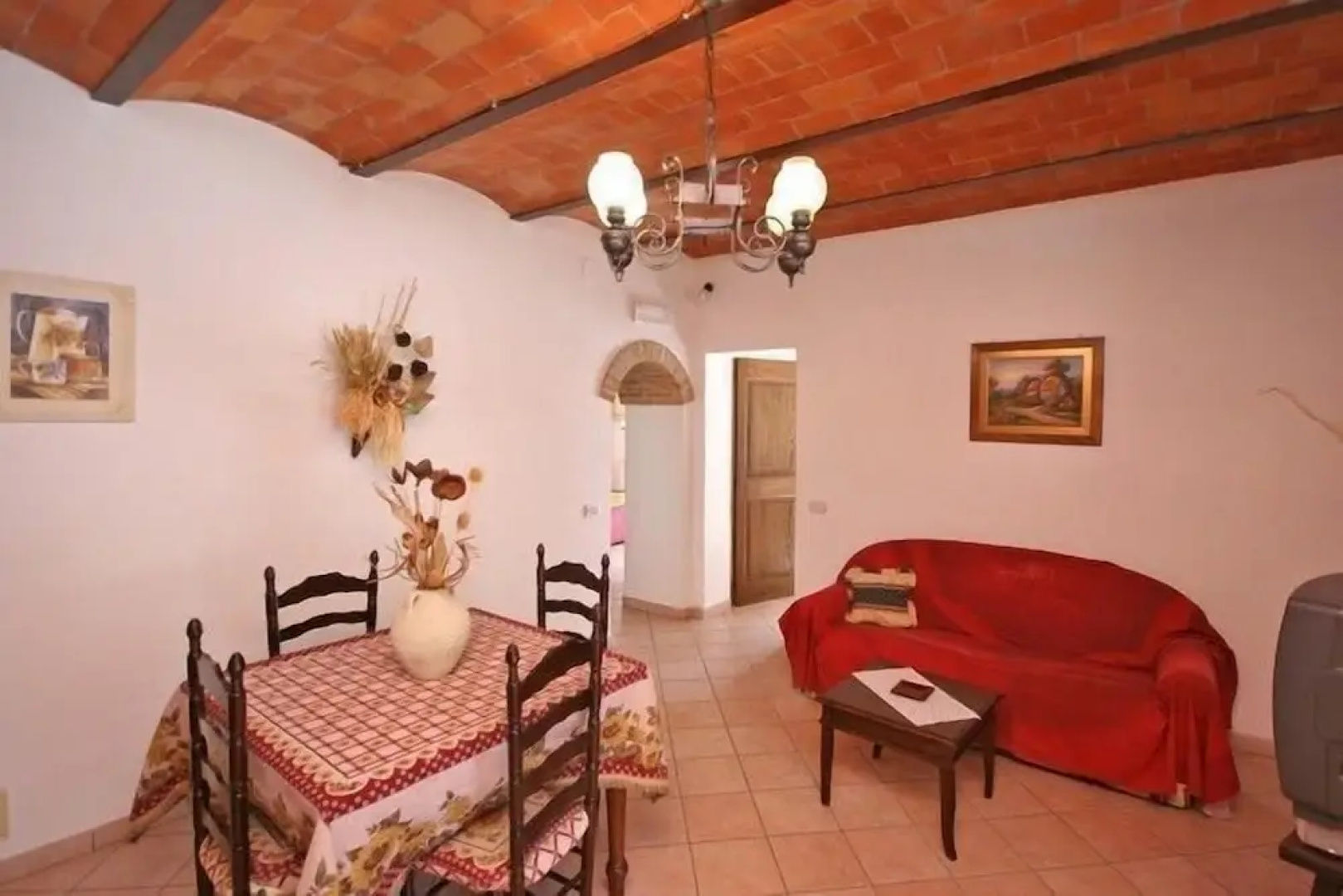 Spacious Farmhouse in Pienza with Swimming Pool