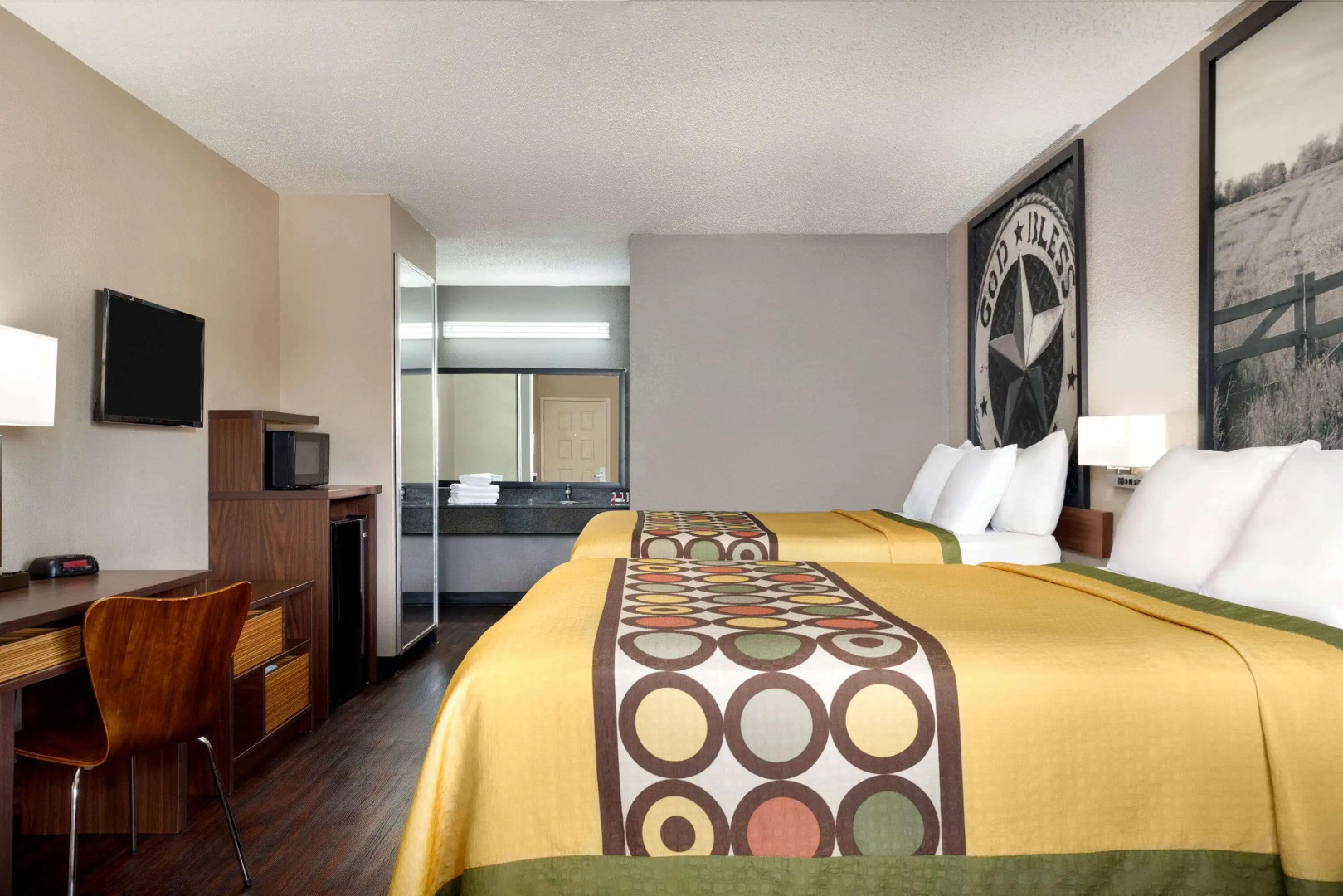 Super 8 by Wyndham Universal City