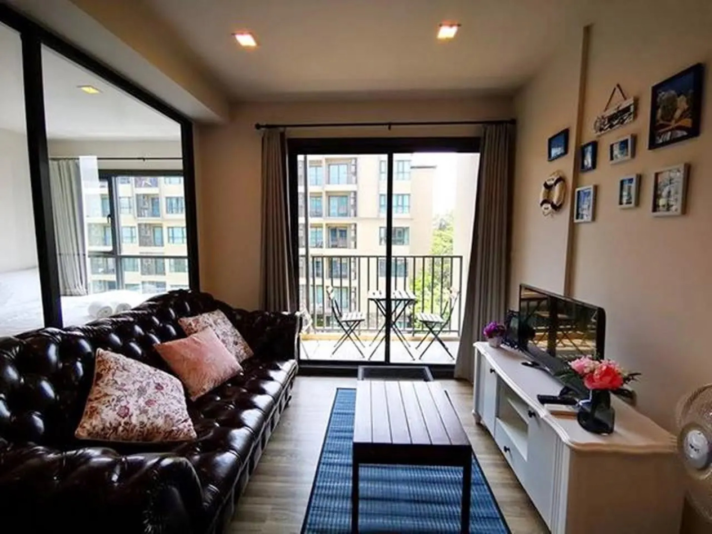 Rain Chaam Huahin by Jan Pool view เรน  หัวหิน WFH