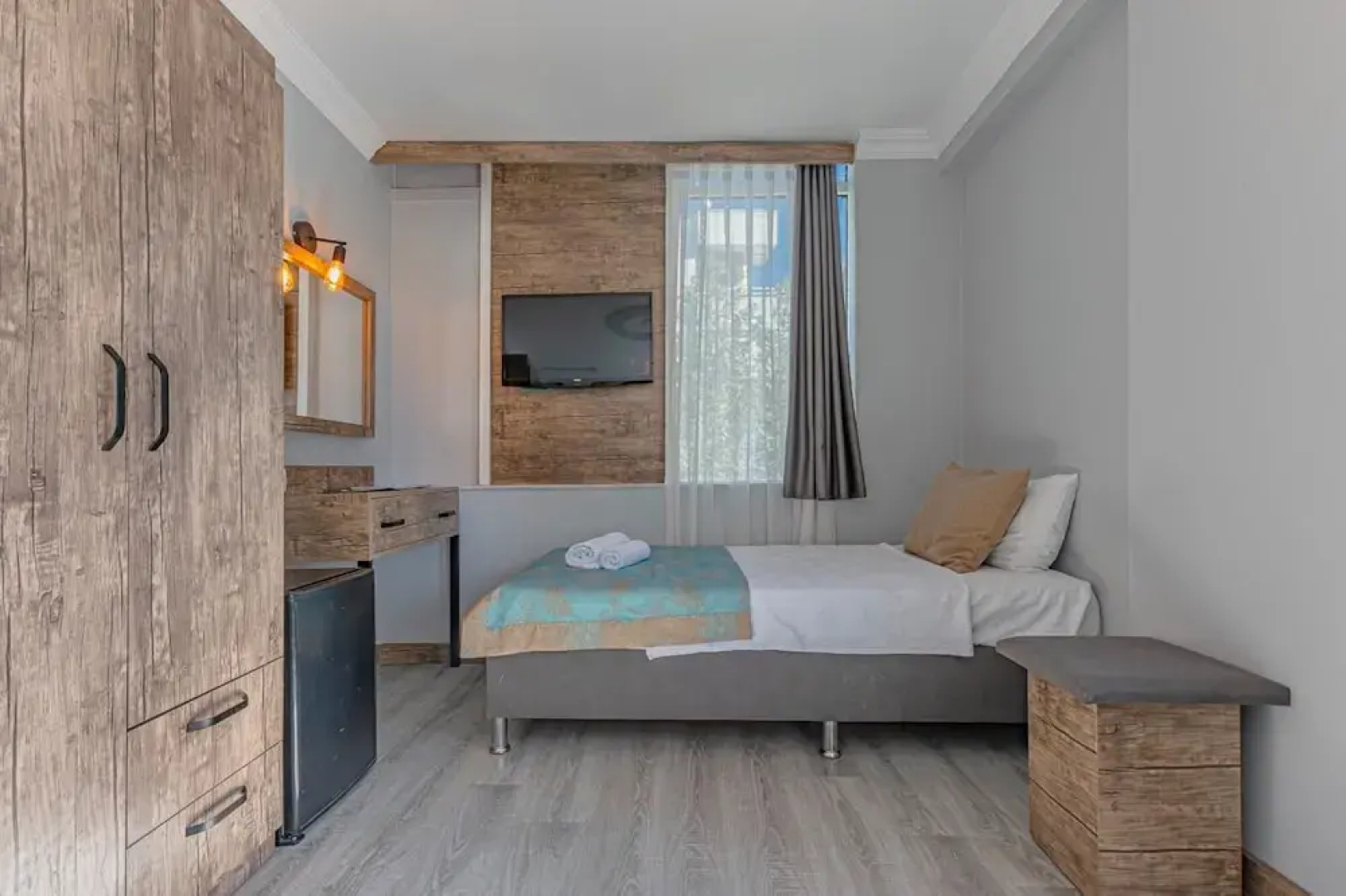 Seven City Hotel