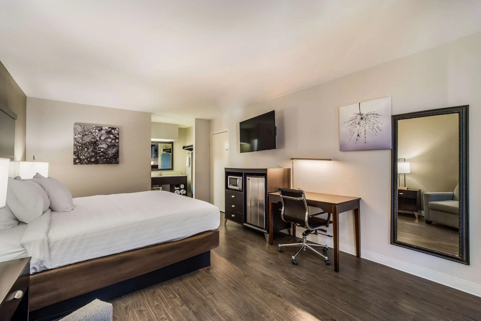 Clarion Inn & Suites Florence - Darlington