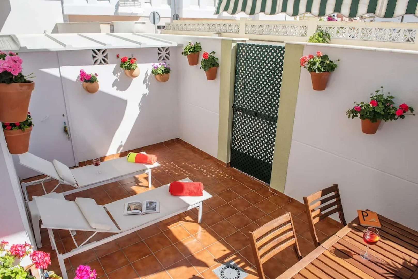 Summerland Apartments Rota