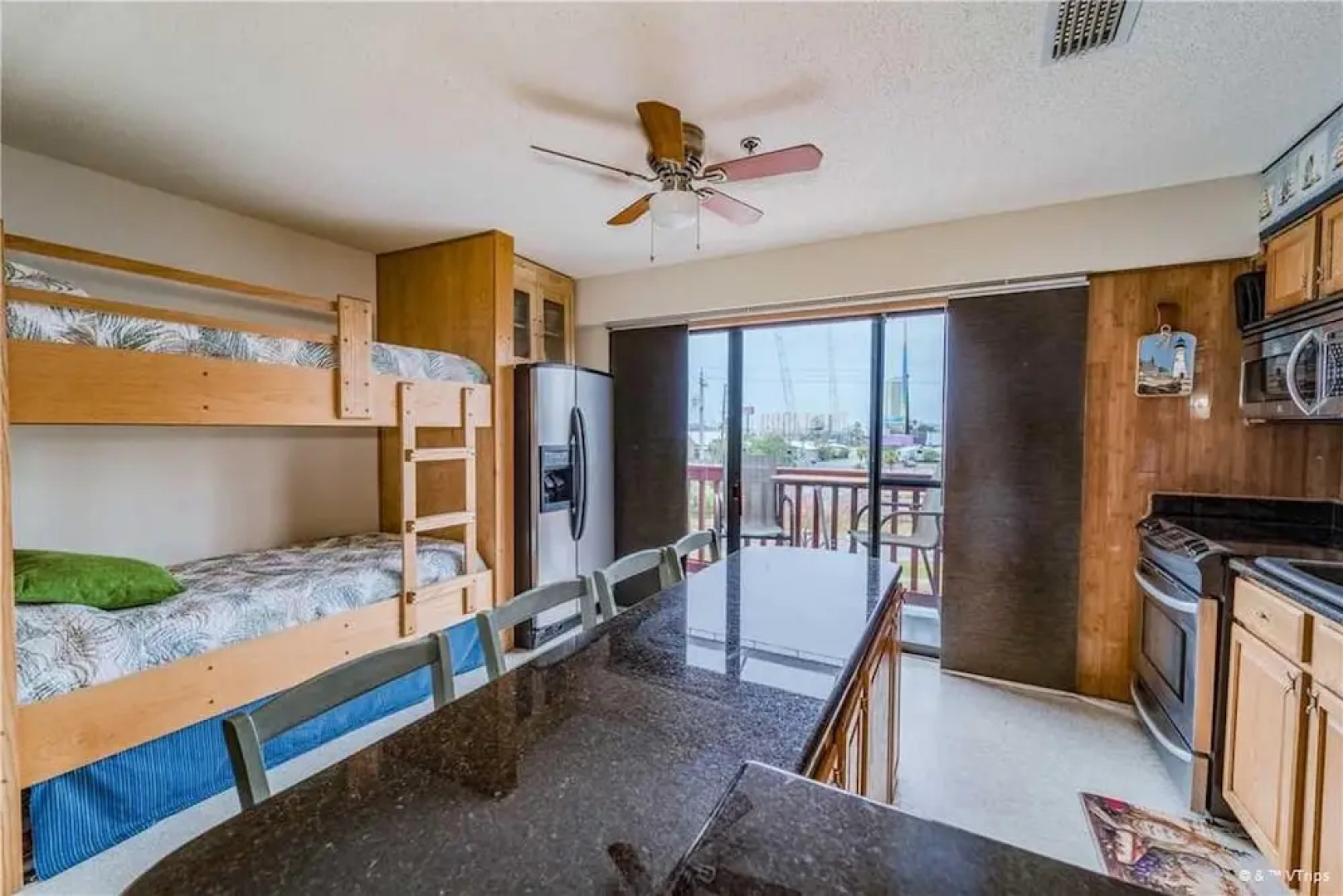 St Thomas Square MOA