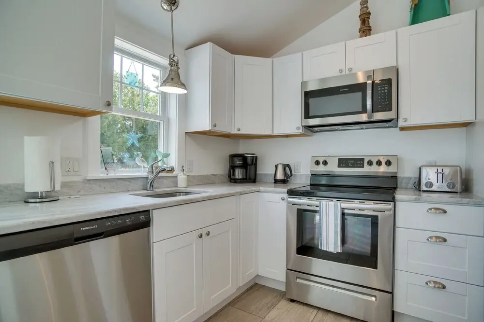 Newly Renovated Dennis Port Home: Close to Beaches