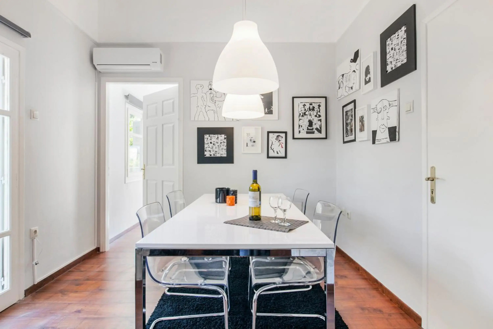 Trendy Minimal Flat in posh Athens