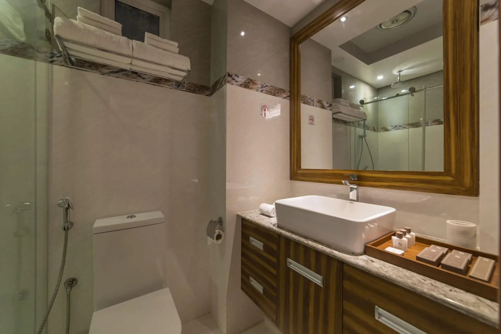 Отель Samann Host