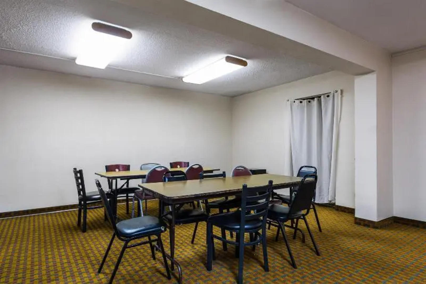 Hometowne Studios By Red Roof Vero Beach - I-95