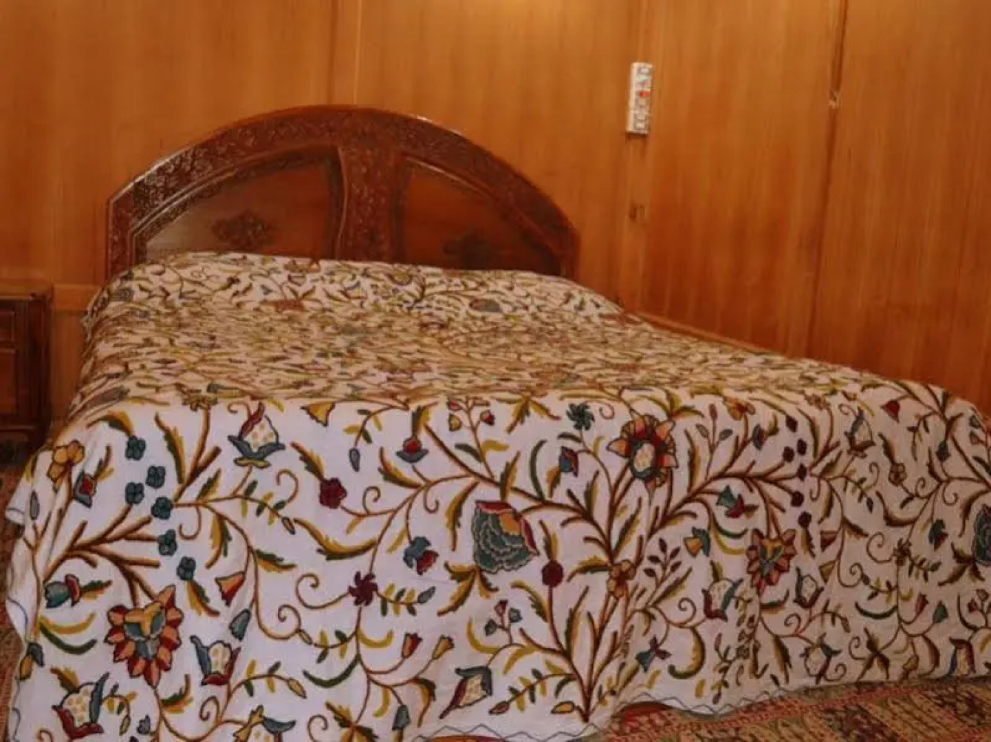 Goonapalace Group of Houseboats