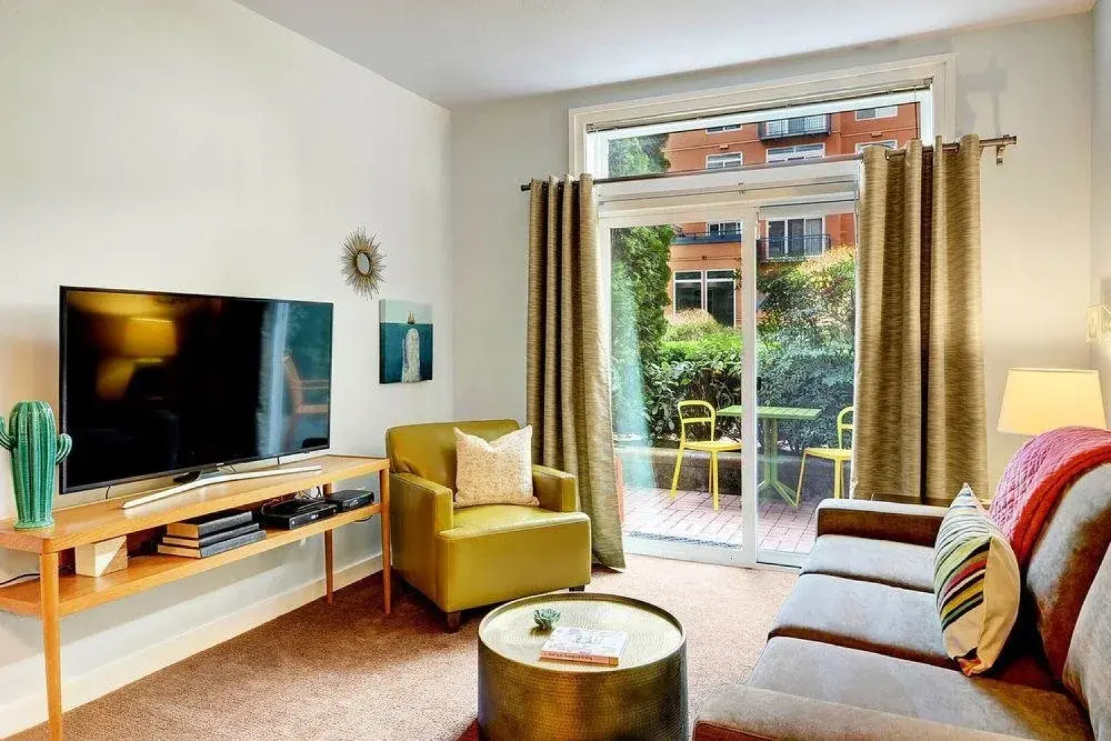 Belltown Court South