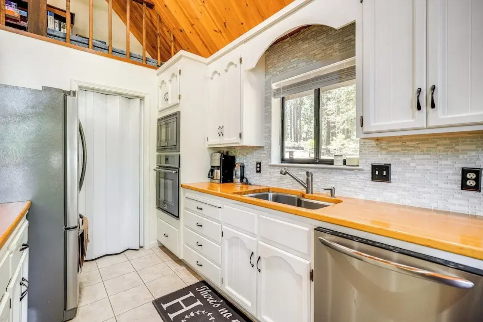 Cabin Getaway Near Big Trees Park: Game Room, Deck