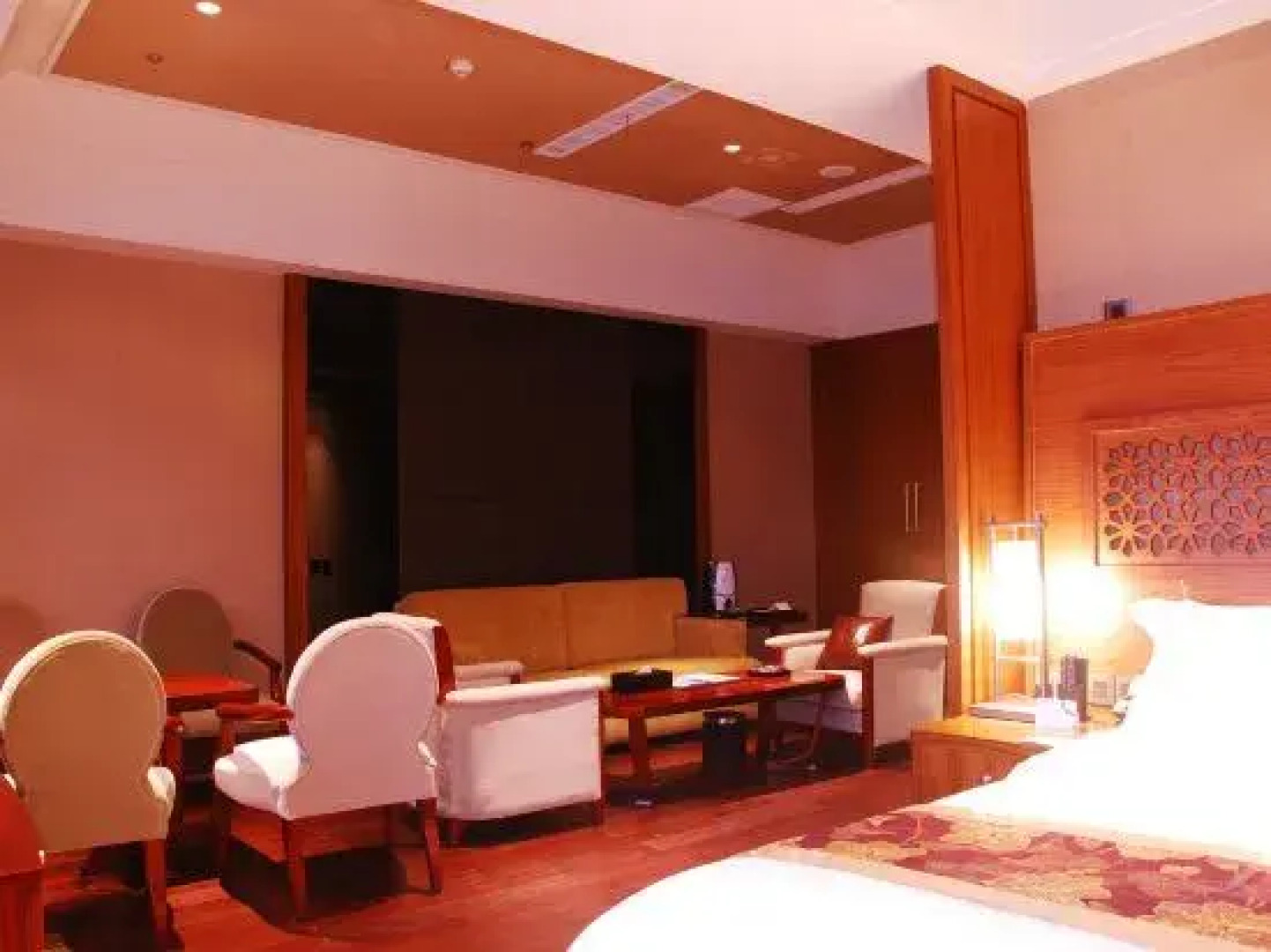 Wanda Ruijing Hannashan Hot Spring Hotel