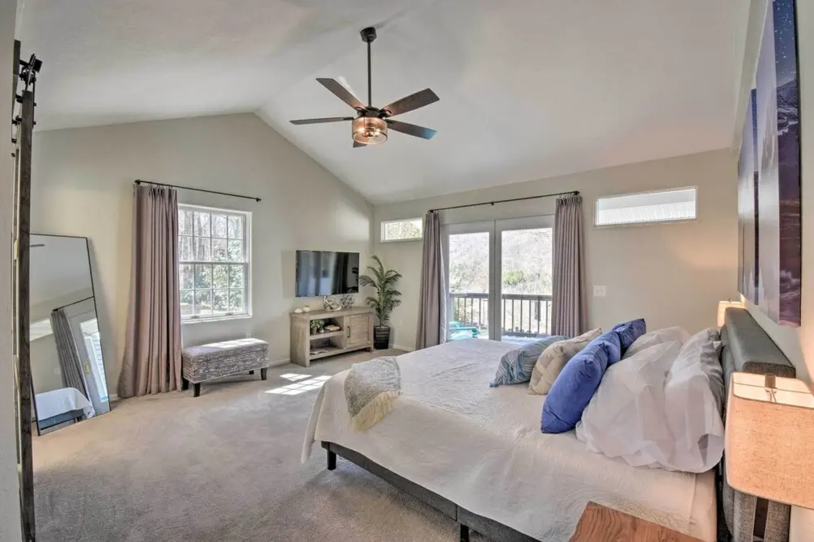 Inviting Sky Valley Home ~ 2 Mi to Mud Creek Falls