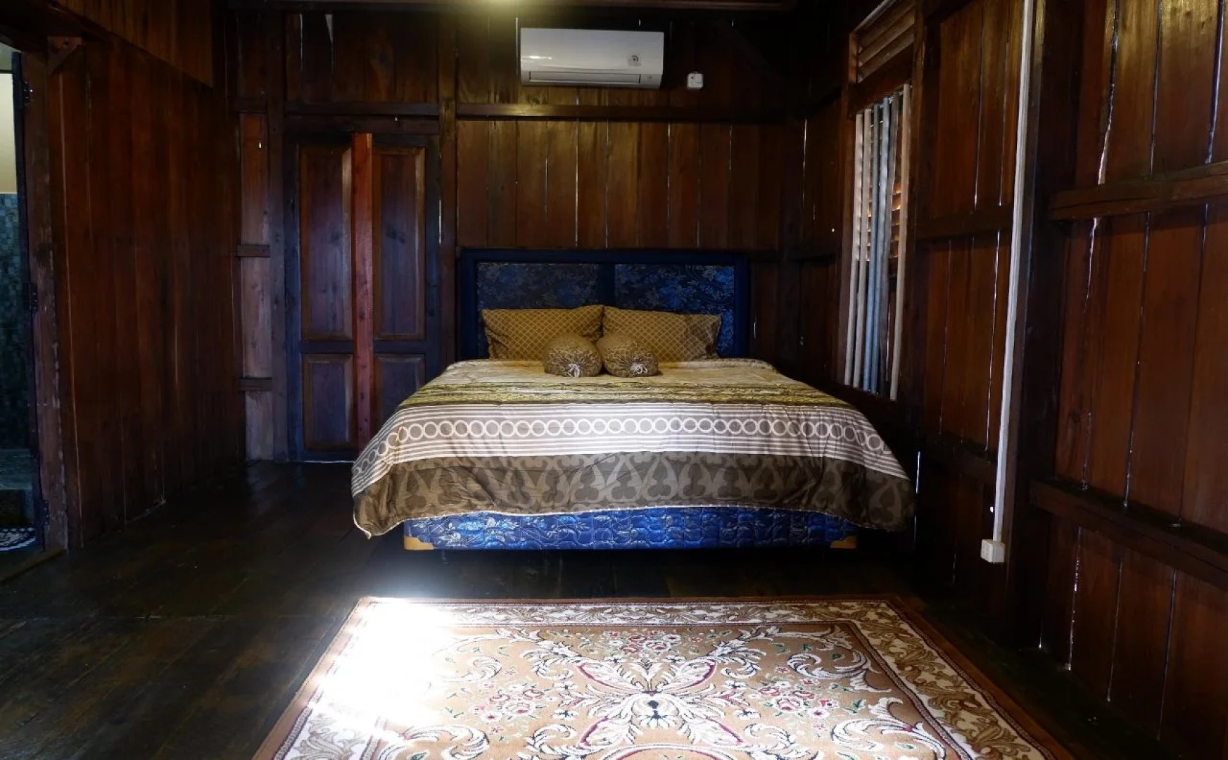 Rock and Wreck Dive Resort