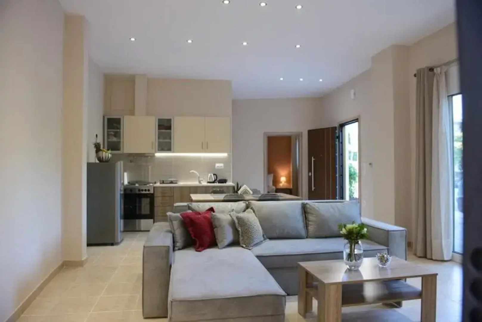 Alimos Modern Retreat Near the Beach