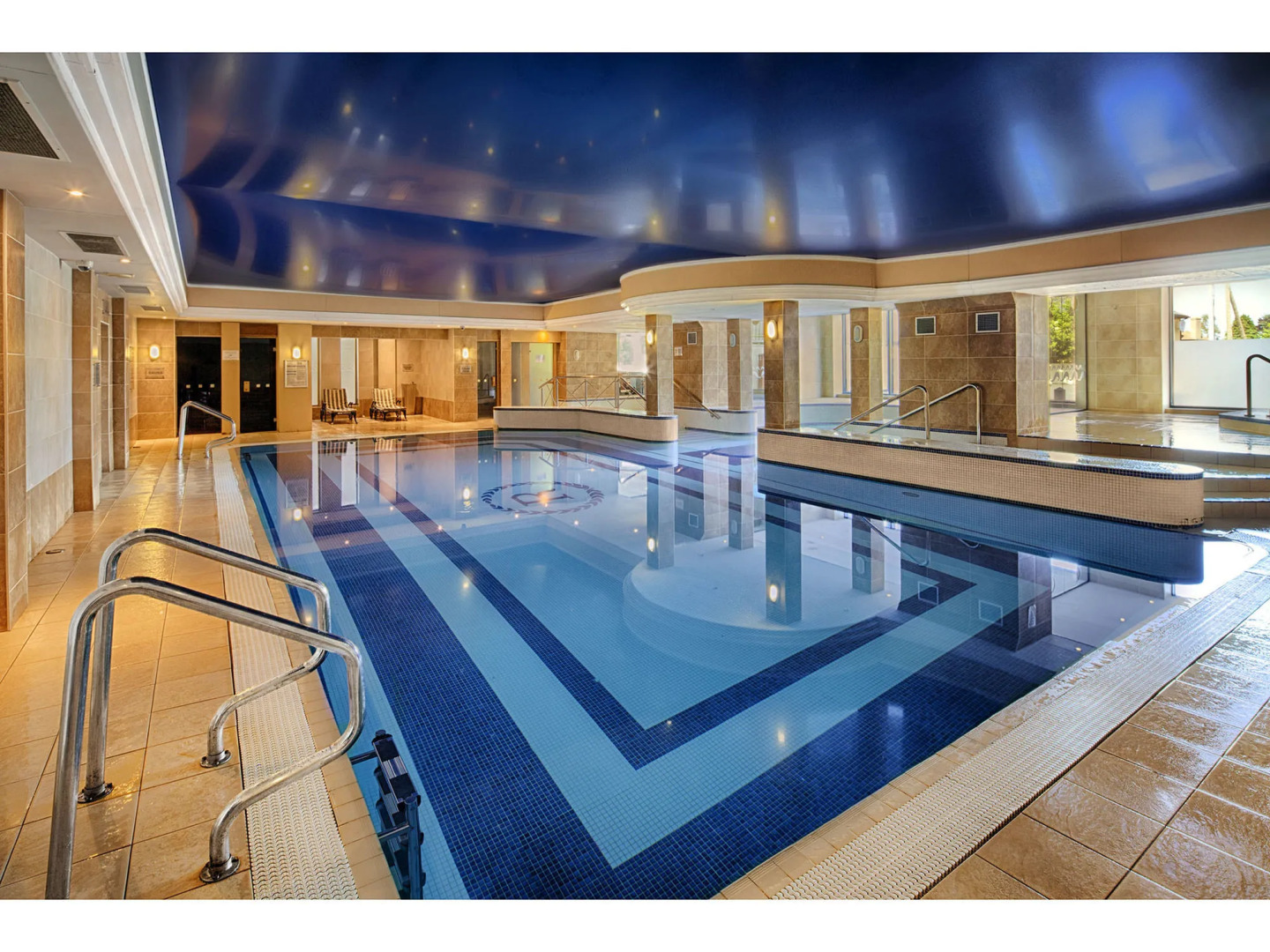 The Royal Hotel and Merrill Leisure Club