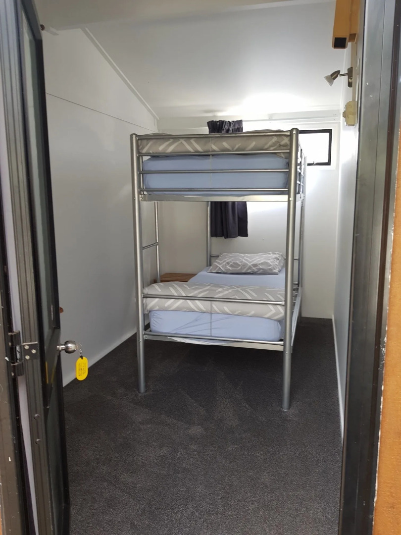 Tidewater Motel and Tourist Park - Hostel