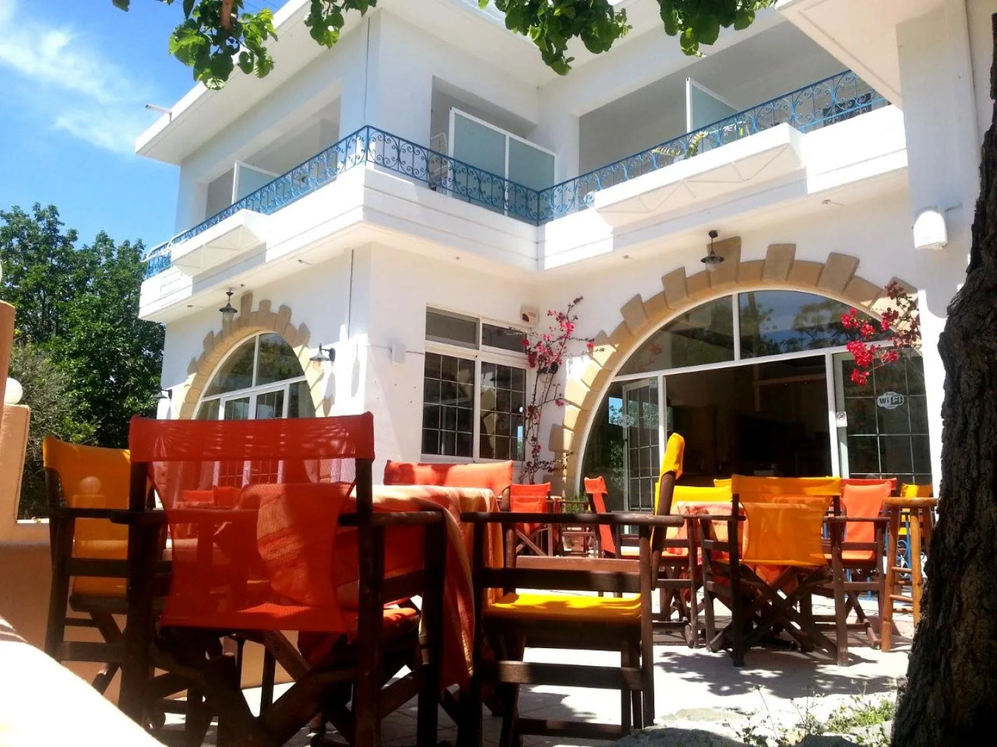 Effie's Dreams Holiday Studios