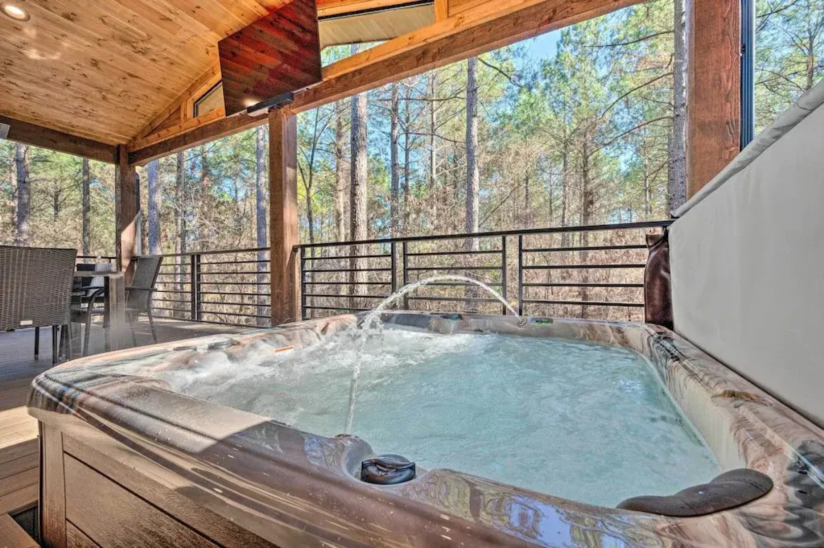 Broken Bow 'lazy Dog Lodge' w/ Hot Tub, Pool Table