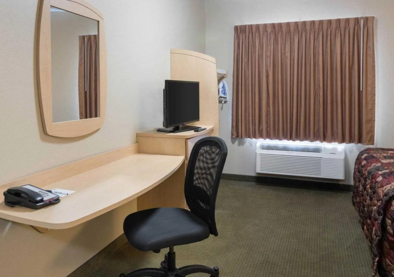 Suburban Studios Triadelphia - Wheeling at The Highlands