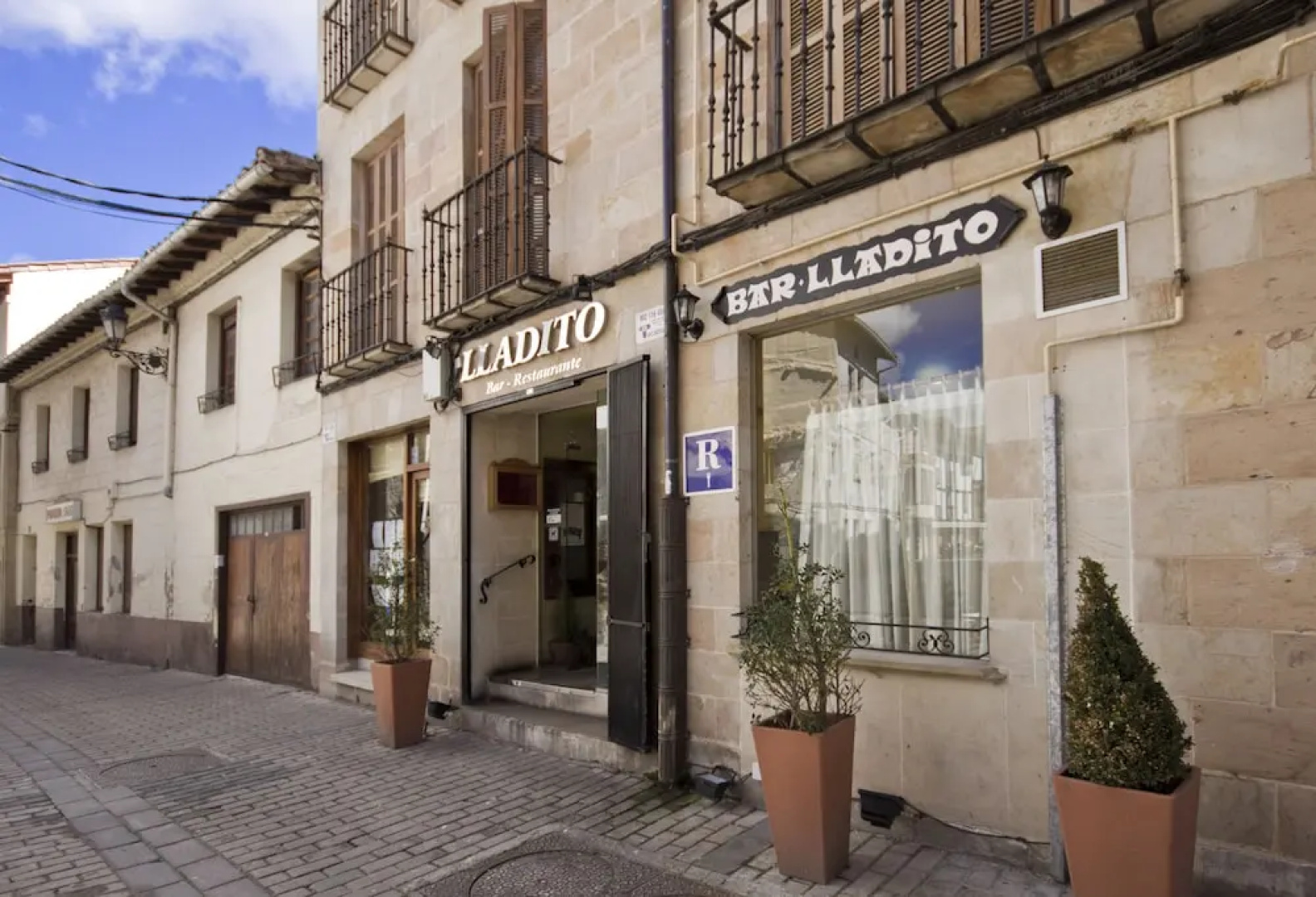 Apartamentos Turísticos Lladito