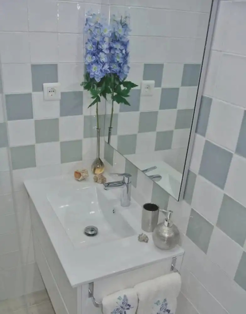 Apartment With 2 Bedrooms in Santoña, With Balcony - 500 m From the Beach