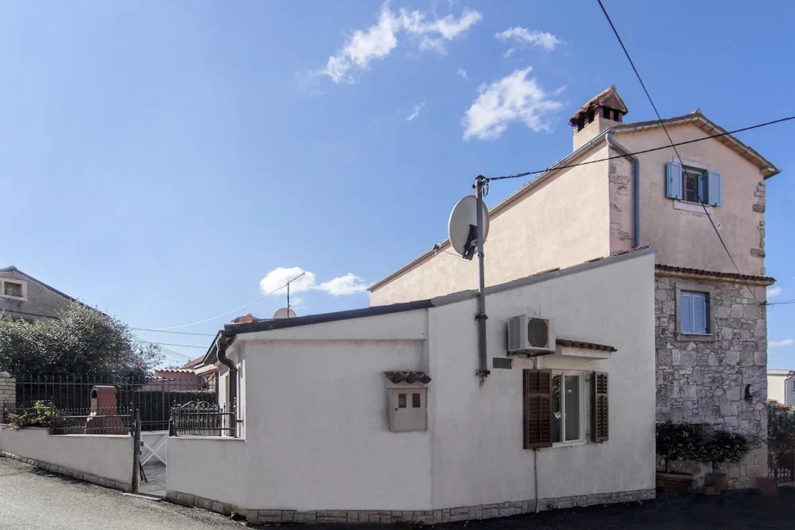 Apartment House Cukon 252