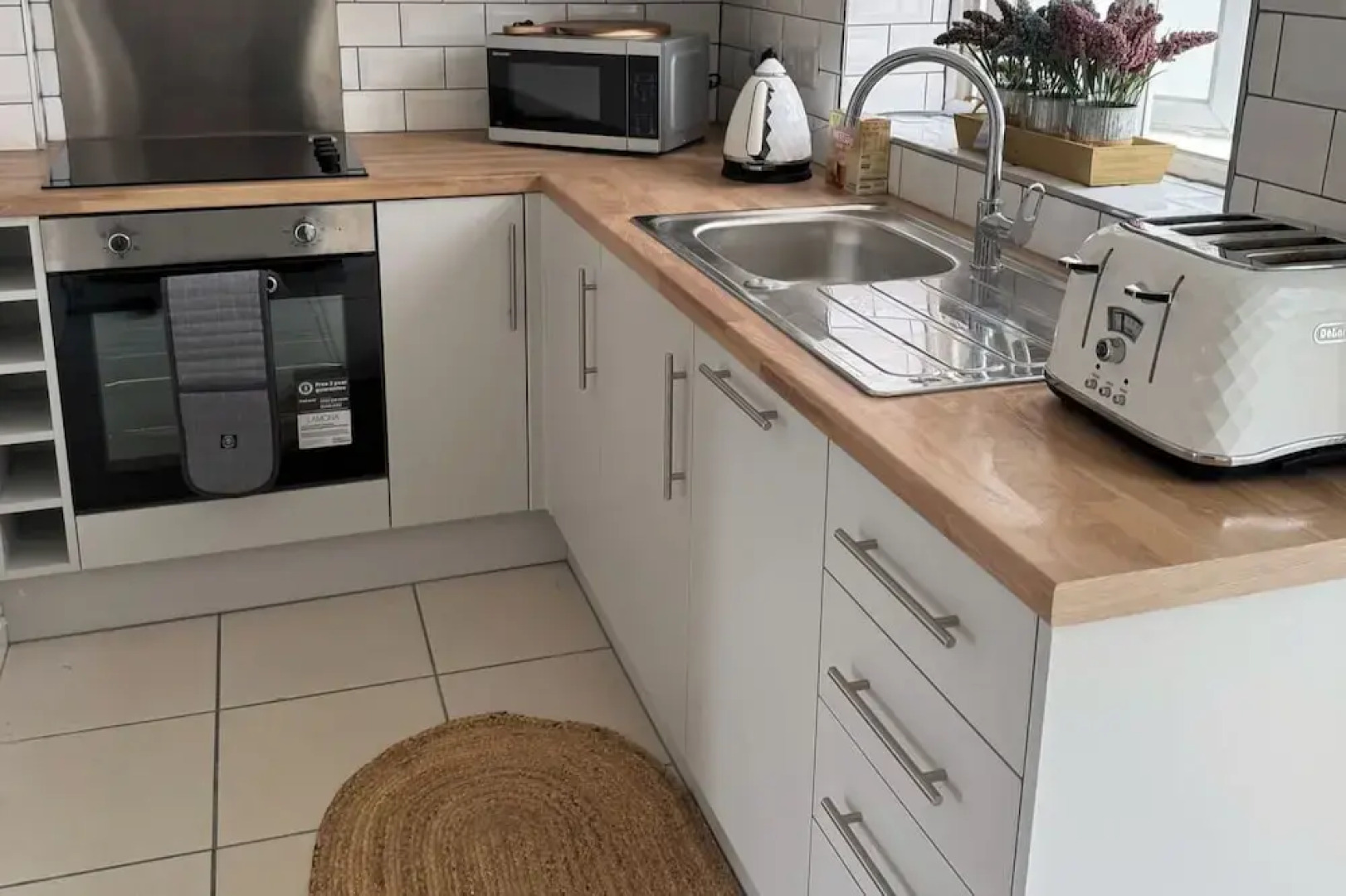 Cottage - Sleeps 4 - Pet Ok - Patio - Parking